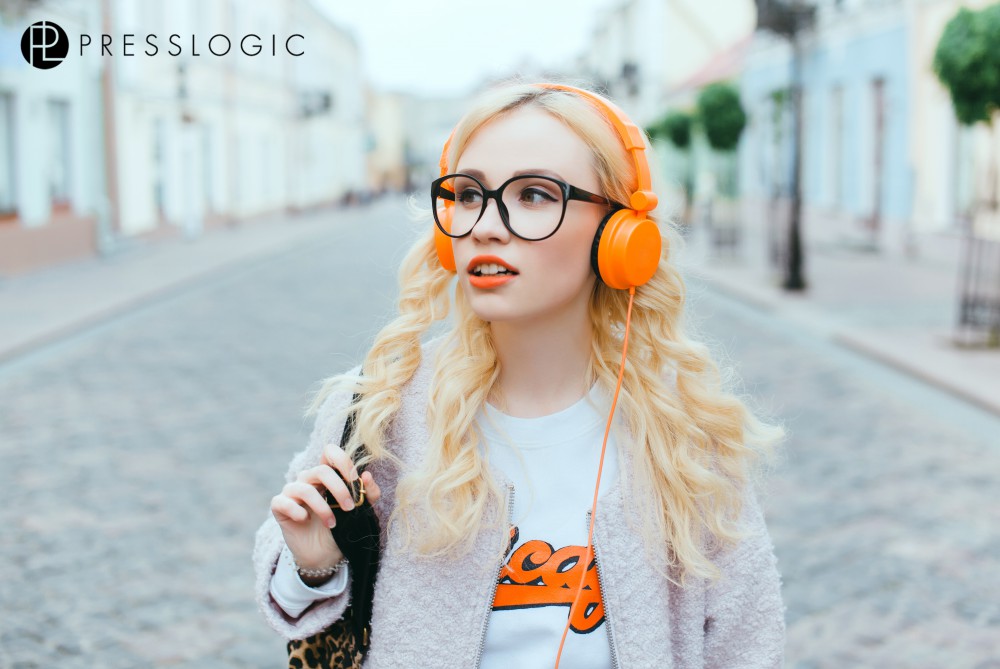 Swatch_girl_glasses