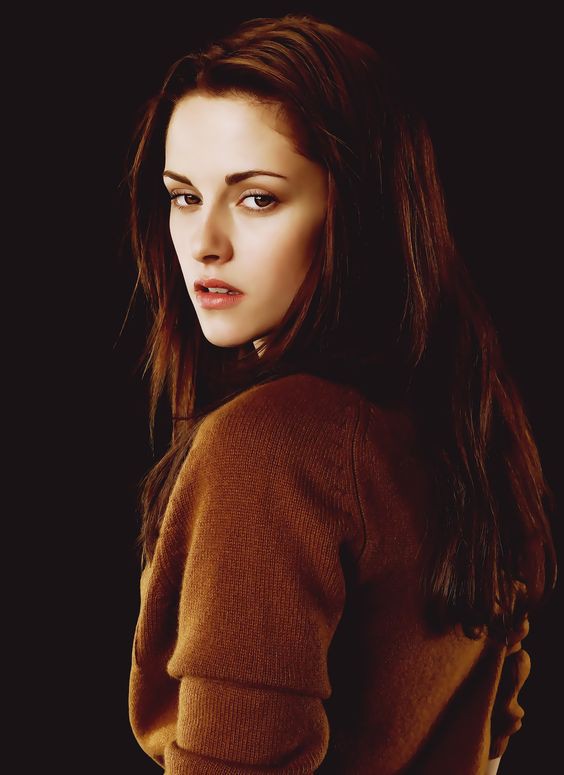 剧中女主角bella swan由kristen stewart饰演!